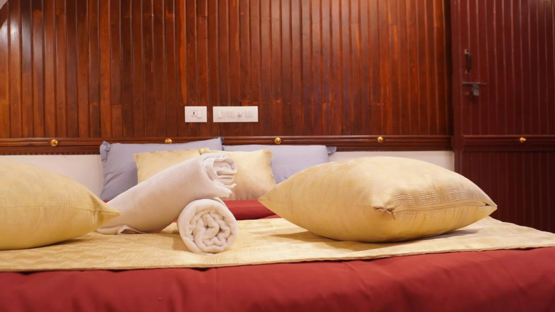Botel Alice Houseboats Alleppey Alappuzha