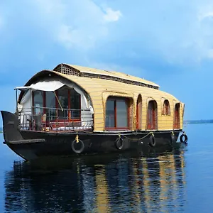 Aqua Castle Houseboat - By Aqua Jumbo Houseboats Botel