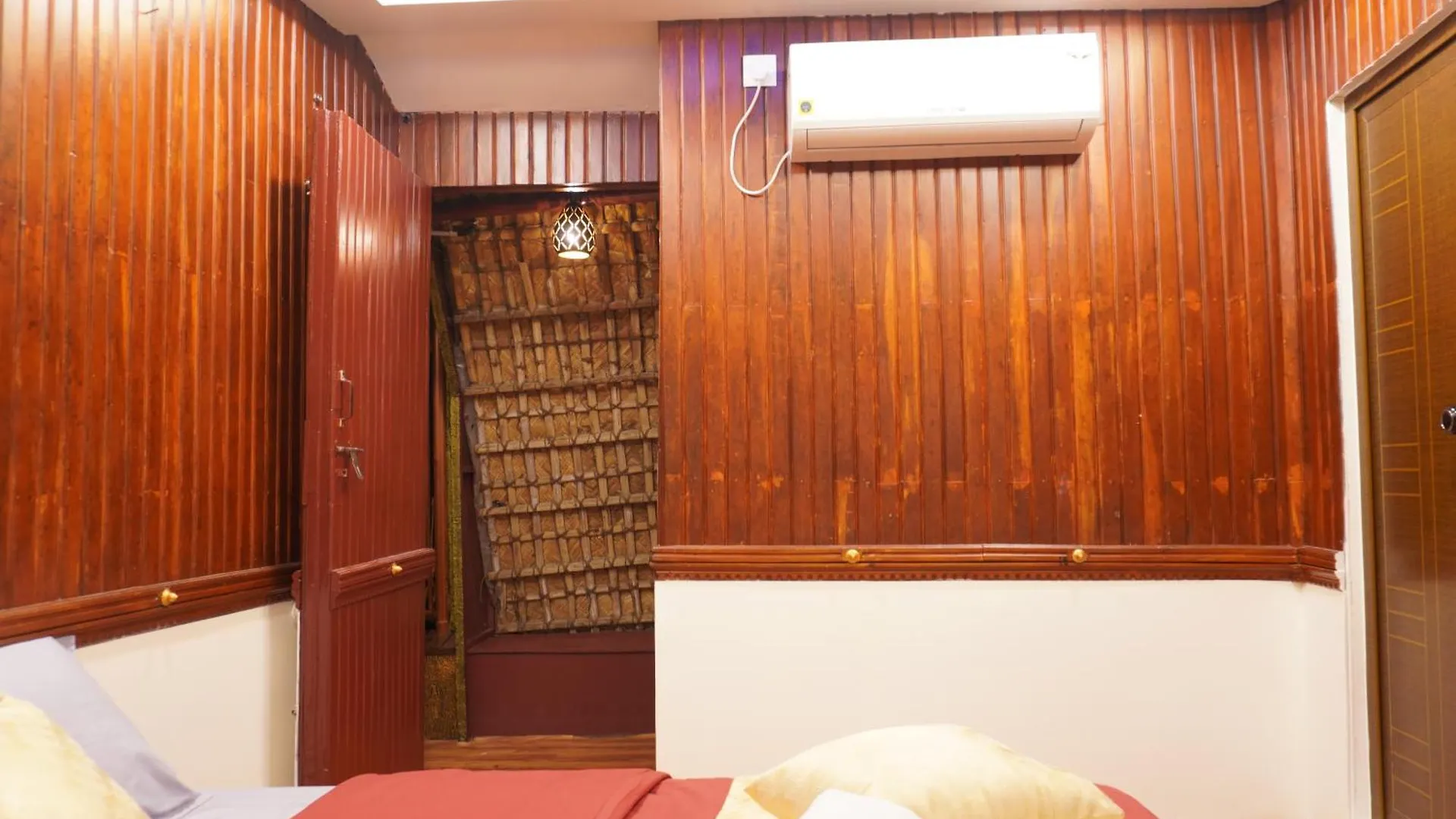 Botel Alice Houseboats Alleppey Alappuzha